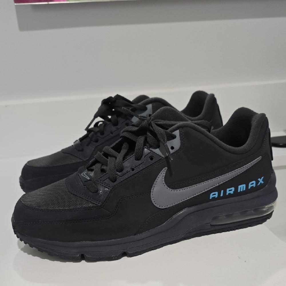 Nike Black and Gray Athletic Shoes